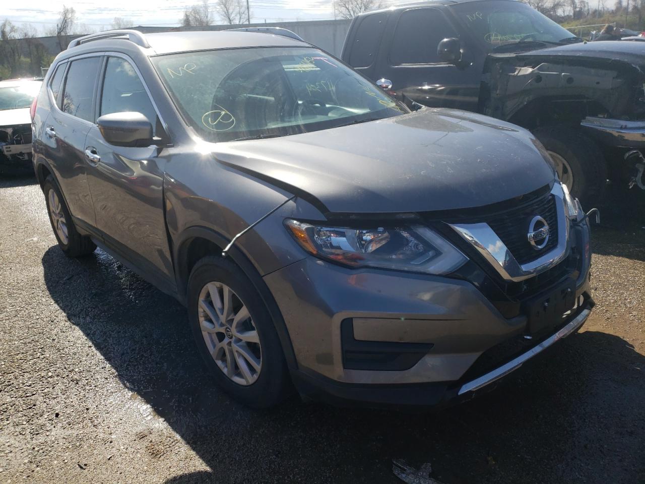 NISSAN ROGUE S 2017 with VIN KNMAT2MT3HP520417 - Photo from auction