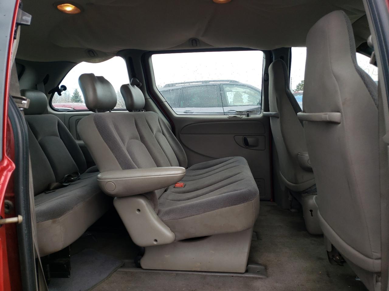 Photo 6 from auction – 2001 DODGE CARAVAN SE with VIN 1B4GP25B71B148097