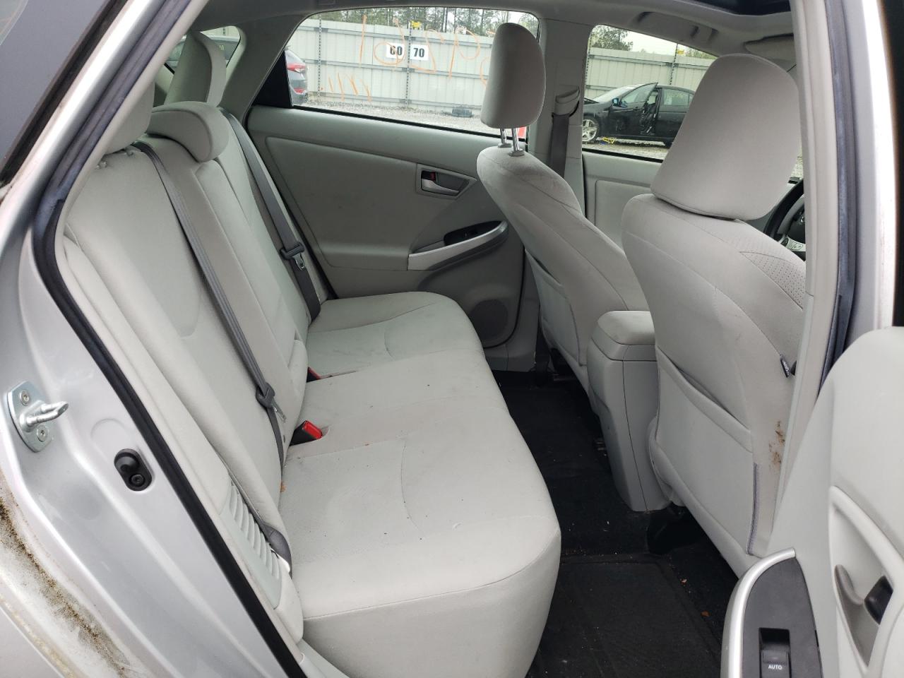 Photo 6 from auction – 2013 TOYOTA PRIUS with VIN JTDKN3DU4D5636034