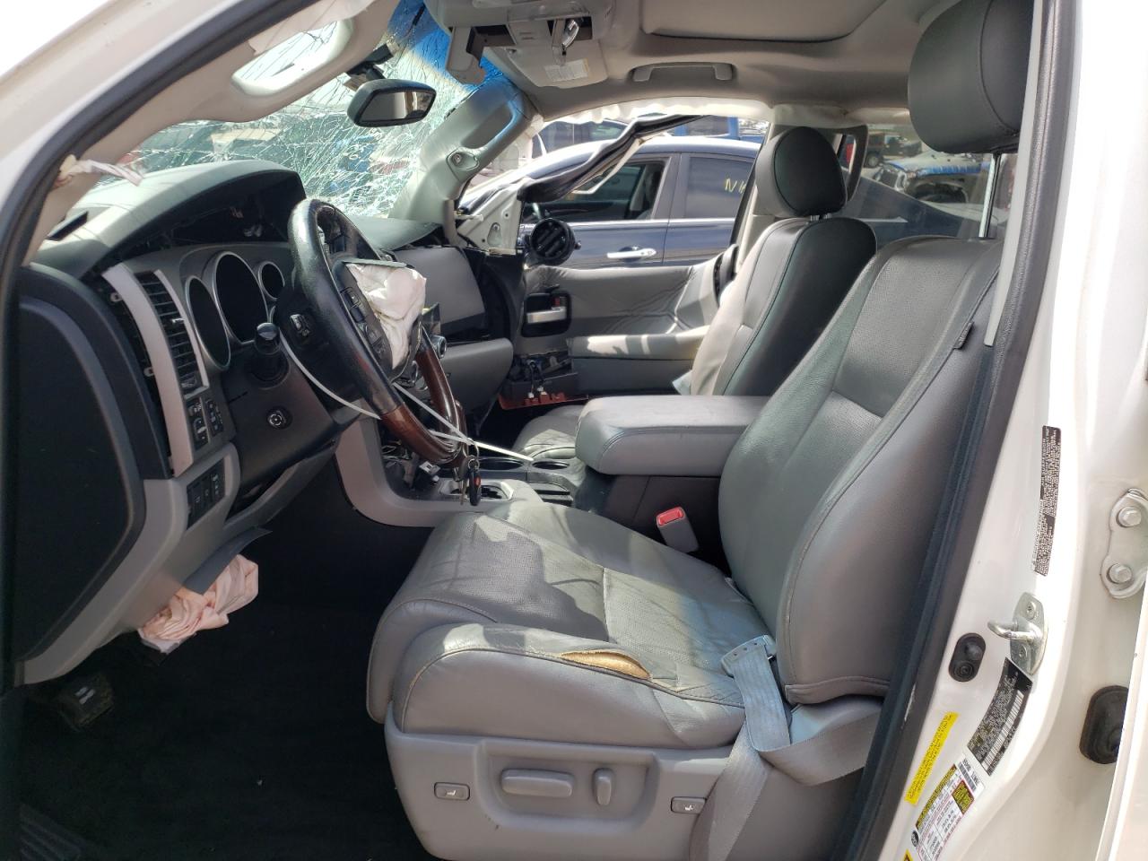 Photo 5 from auction – 2012 TOYOTA SEQUOIA PL with VIN 5TDYY5G14CS038002