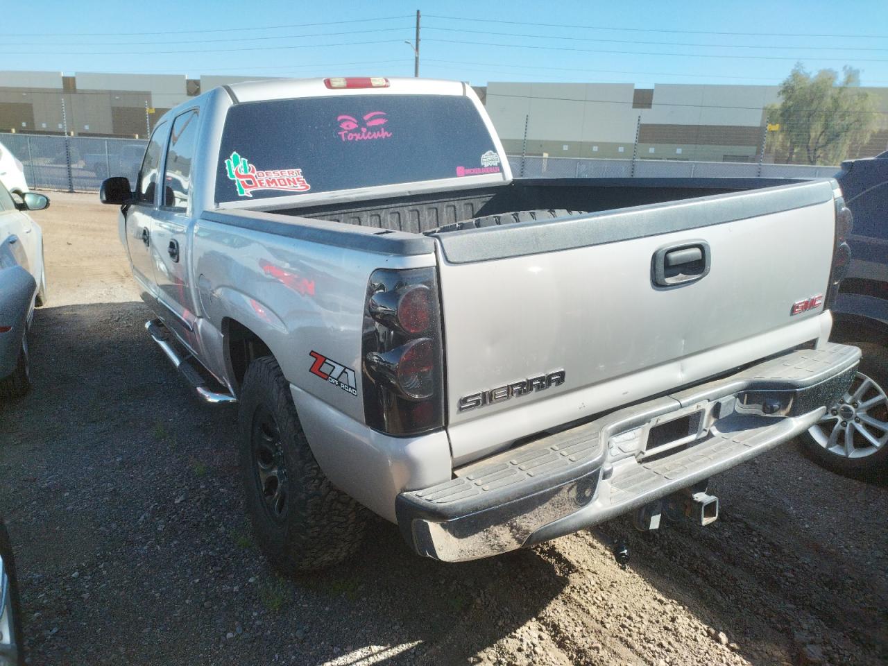 Photo 3 from auction – 2004 GMC NEW SIERRA with VIN 2GTEK13T841316588