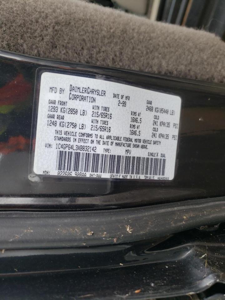 Photo 10 from auction – 1999 CHRYSLER TOWN & COU with VIN 1C4GP64L3XB832142