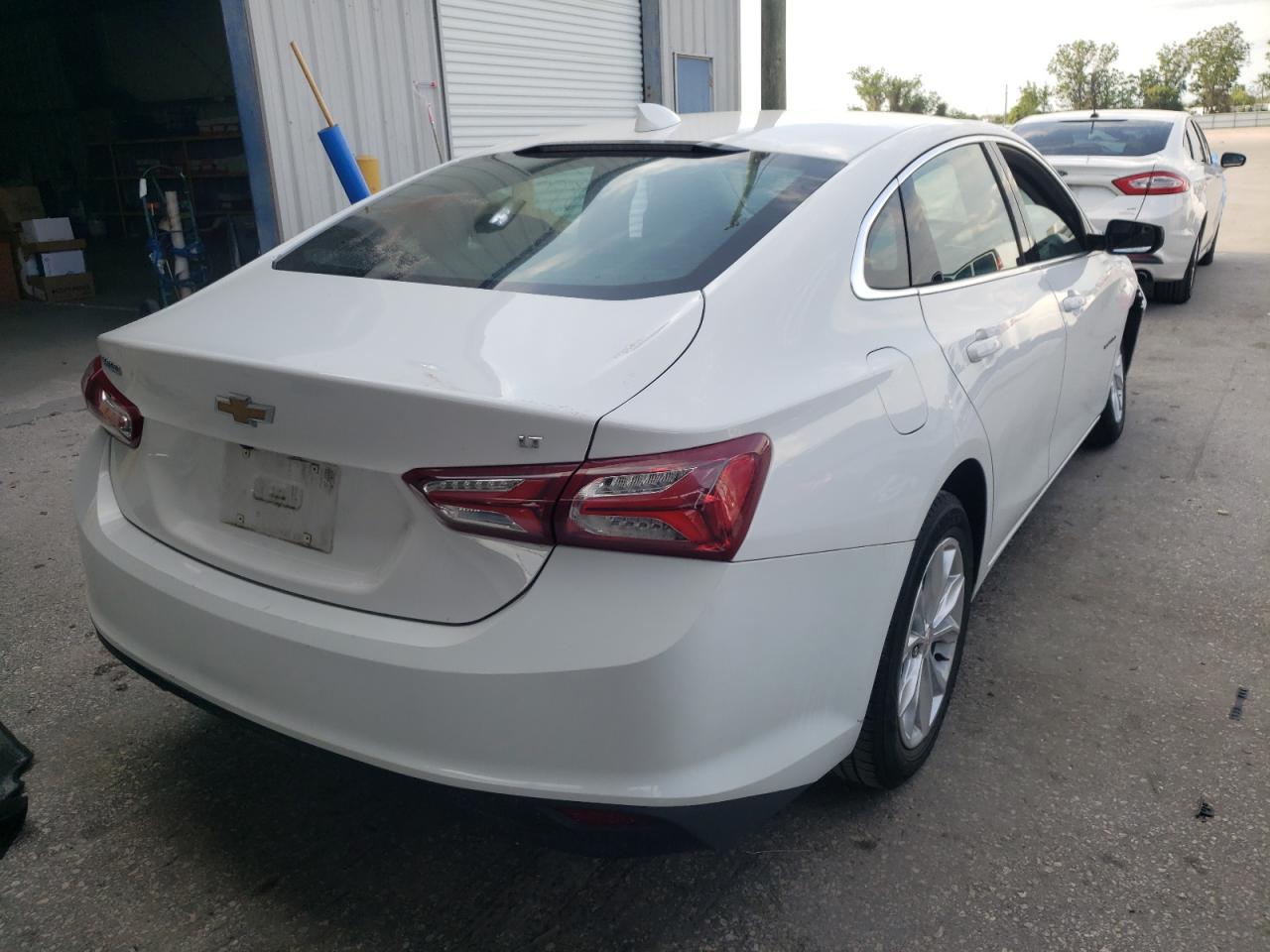 Photo 4 from auction – 2020 CHEVROLET MALIBU LT with VIN 1G1ZD5ST9LF088301