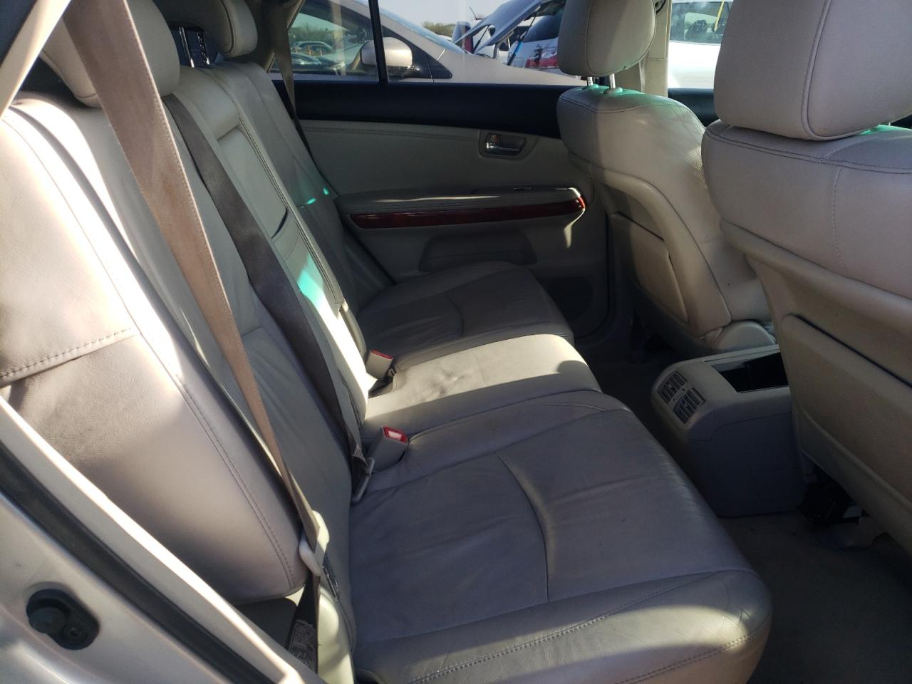 Photo 6 from auction – 2006 LEXUS RX 330 with VIN JTJGA31UX60060050