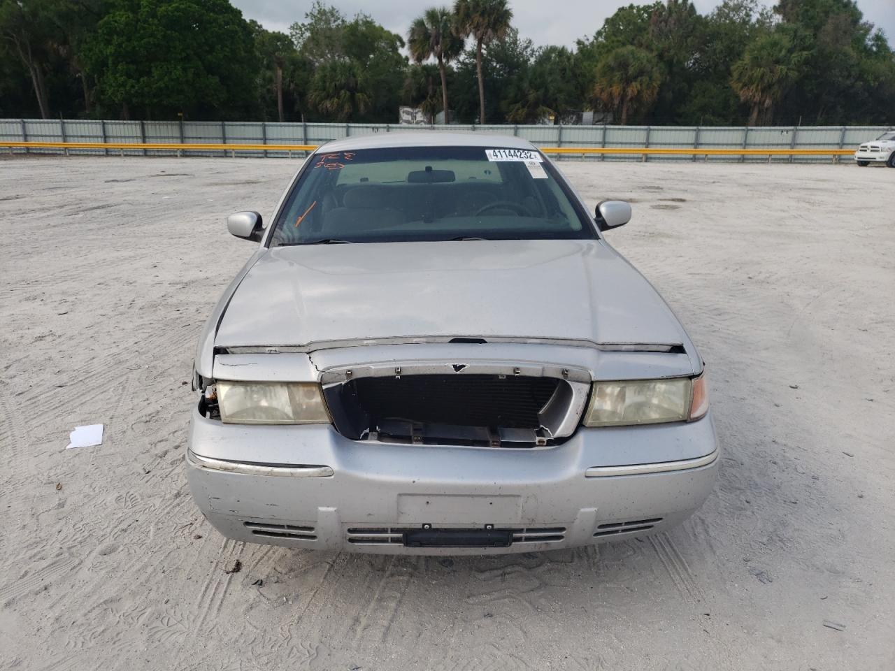 Photo 9 from auction – 2000 MERCURY GRAND MARQ with VIN 2MEFM74WXYX704062