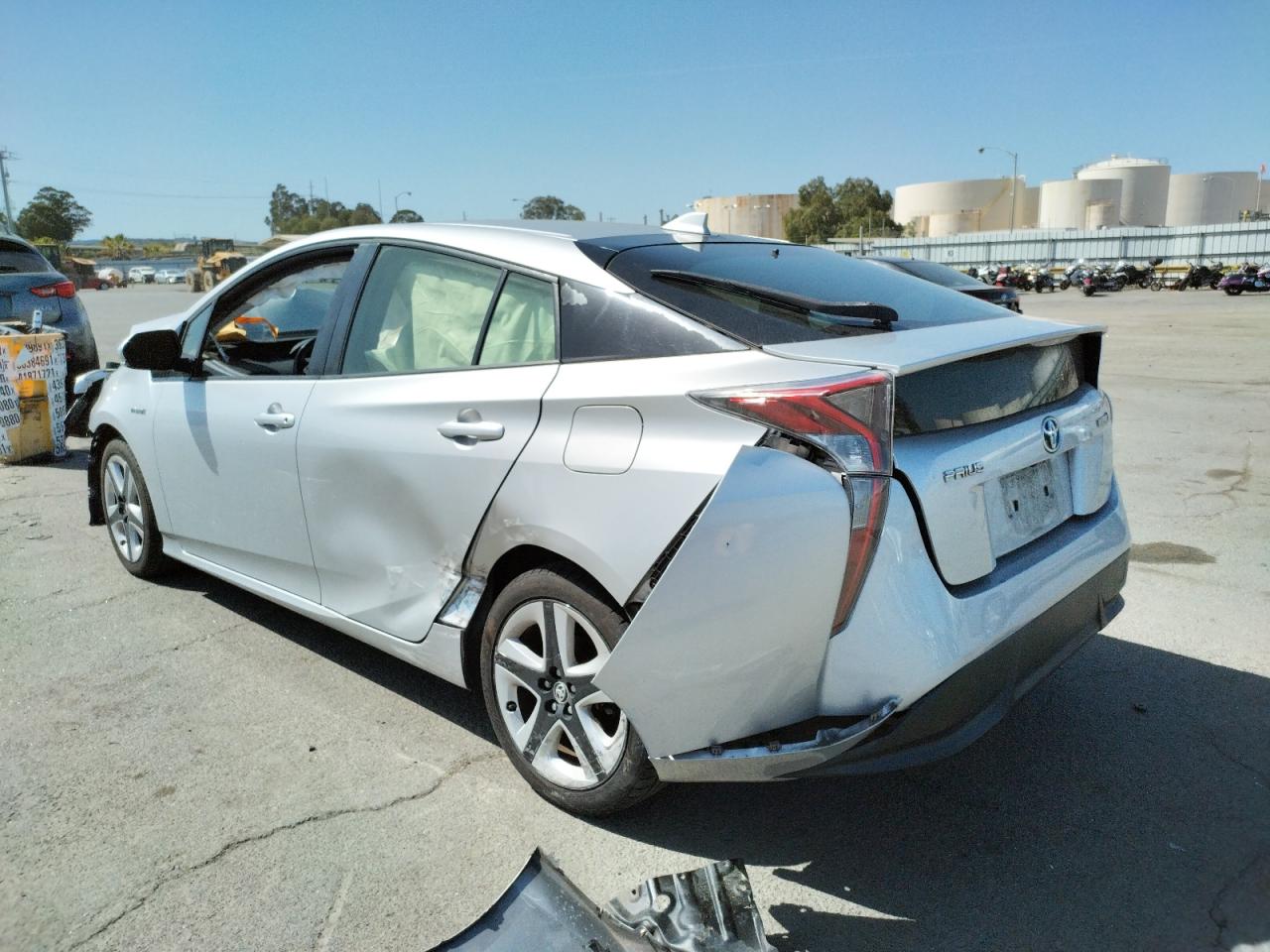 Photo 3 from auction – 2016 TOYOTA PRIUS with VIN JTDKARFU3G3519492