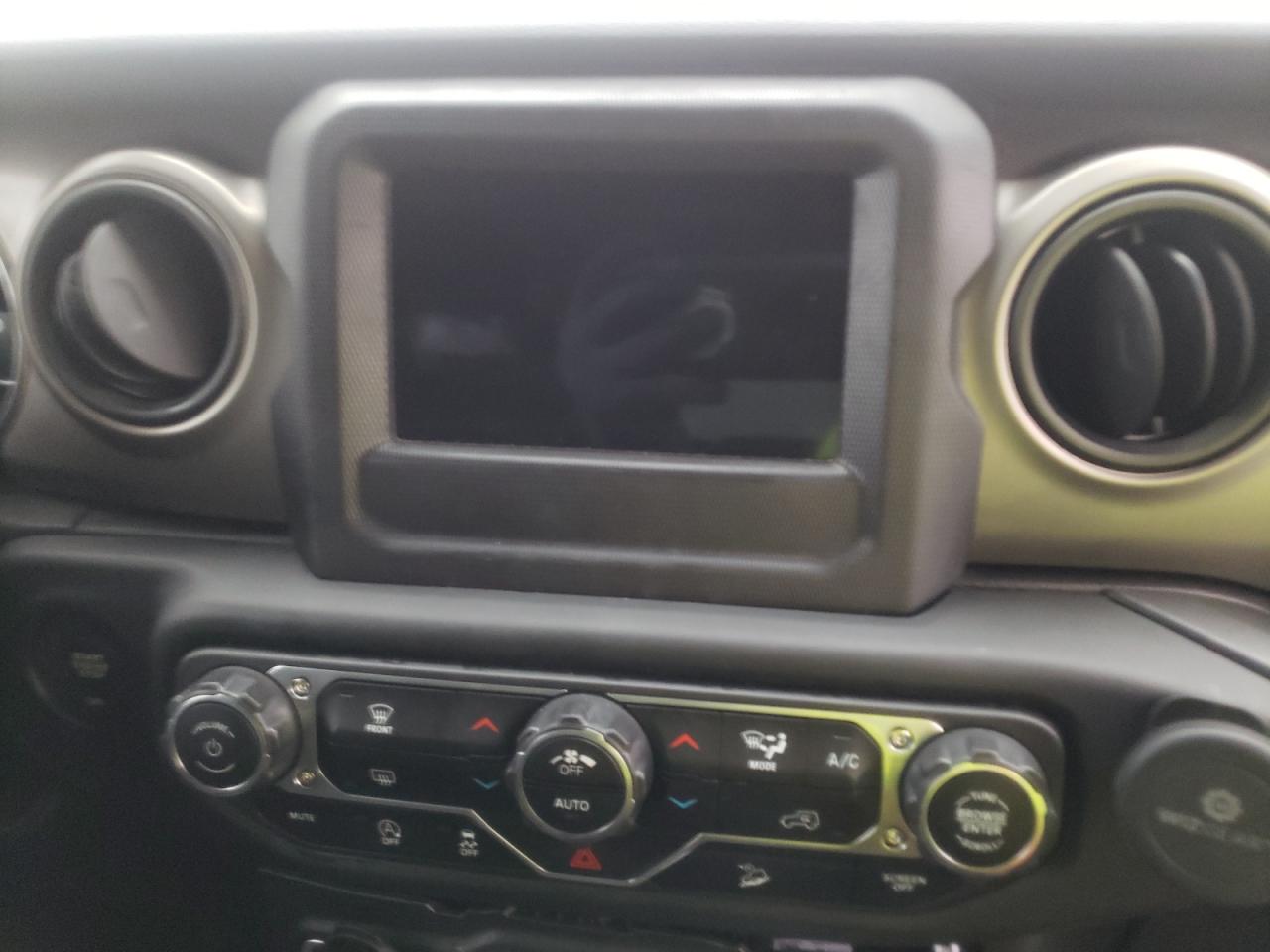 Photo 9 from auction – 2018 JEEP WRANGLER U with VIN 1C4HJXDN3JW145210