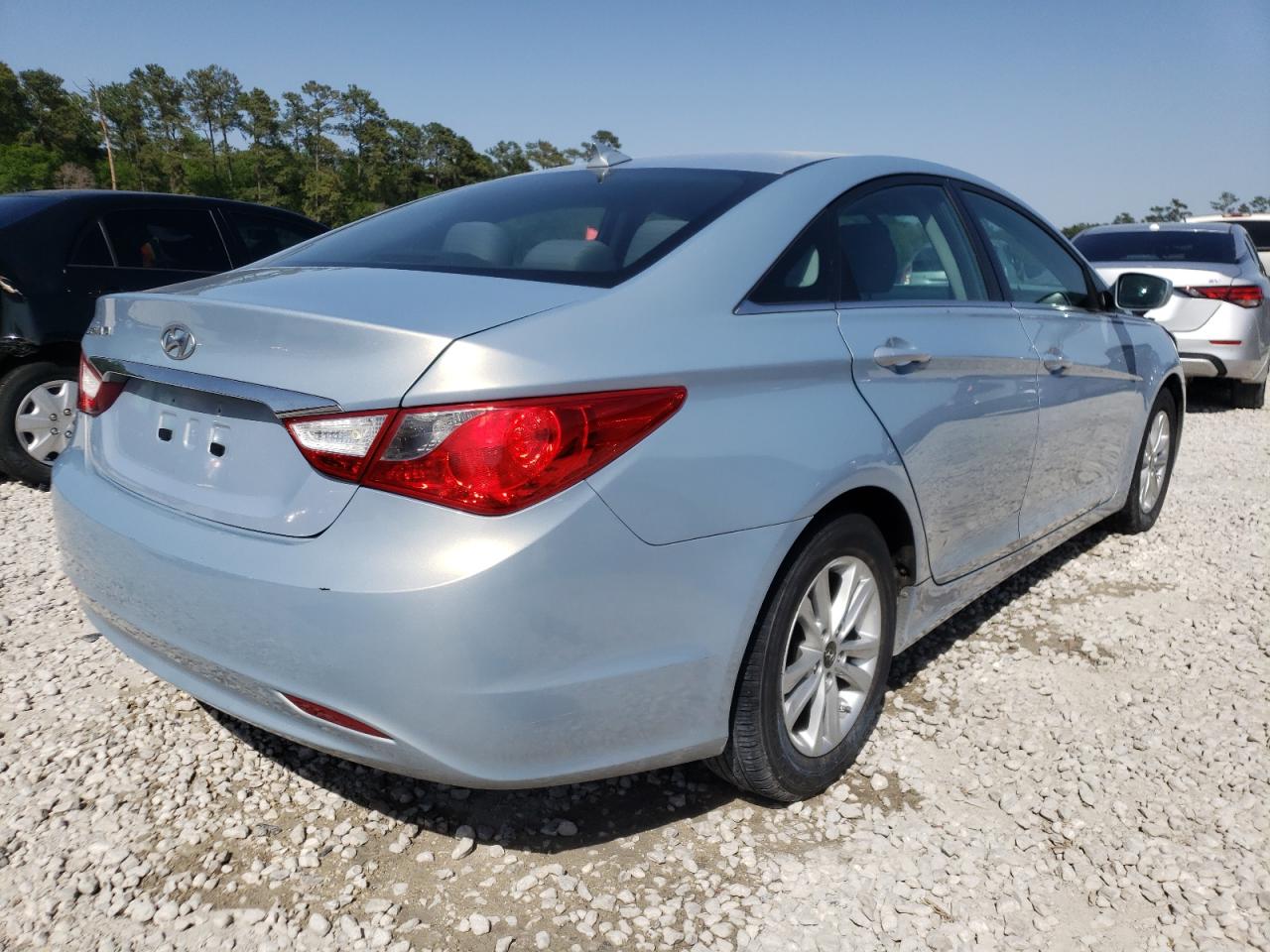 Photo 4 from auction – 2012 HYUNDAI SONATA GLS with VIN 5NPEB4AC4CH359004