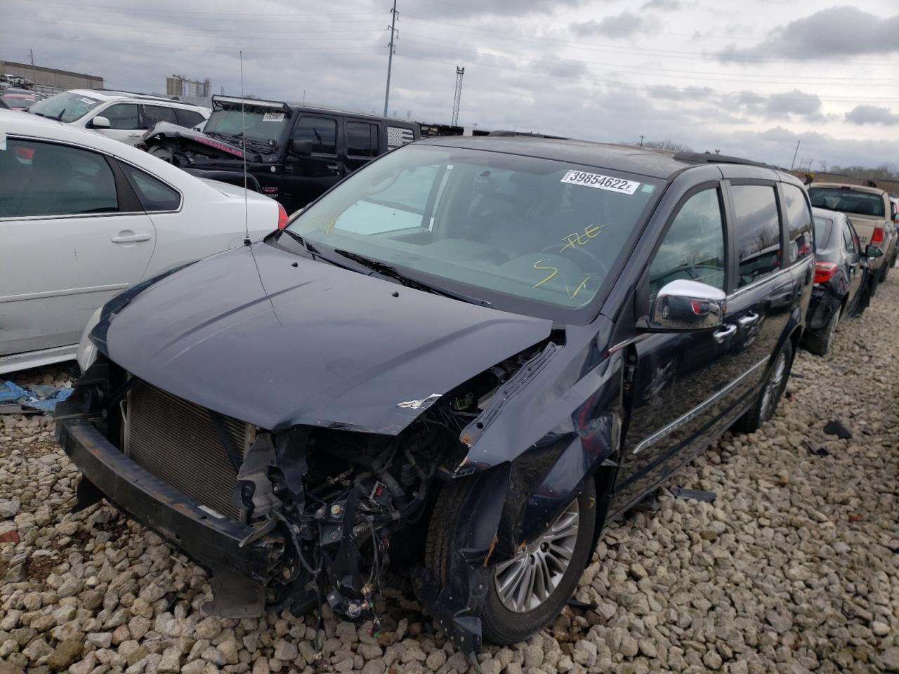 Photo 2 from auction – 2013 CHRYSLER TOWN & COU with VIN 2C4RC1CG6DR616097