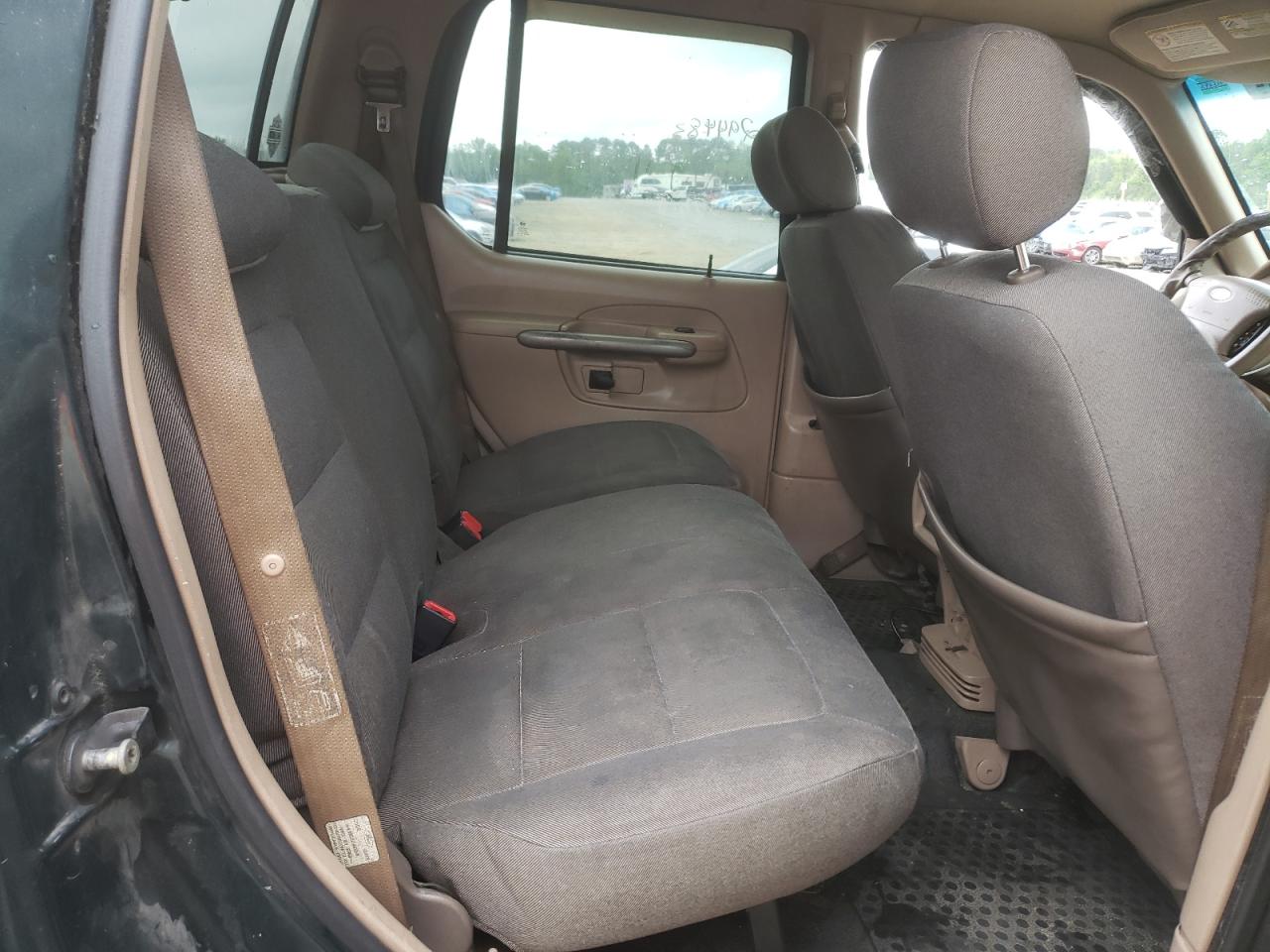Photo 6 from auction – 2002 FORD EXPLORER S with VIN 1FMZU67E52UD73476