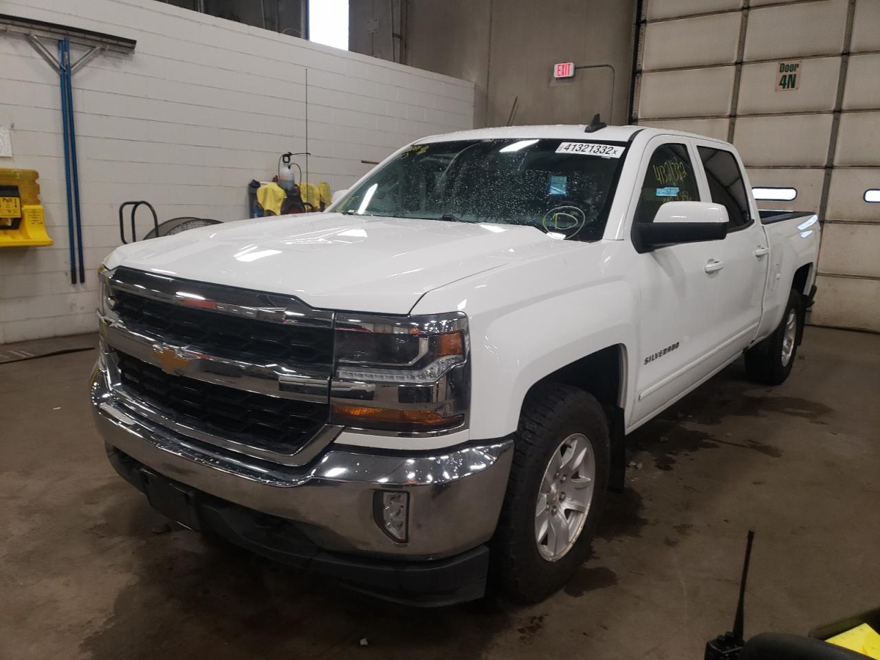 Photo 2 from auction – 2018 CHEVROLET SILVERADO with VIN 1GCUKREC1JF175164
