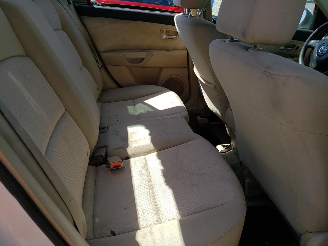 Photo 6 from auction – 2004 MAZDA 3 I with VIN JM1BK12F841193573
