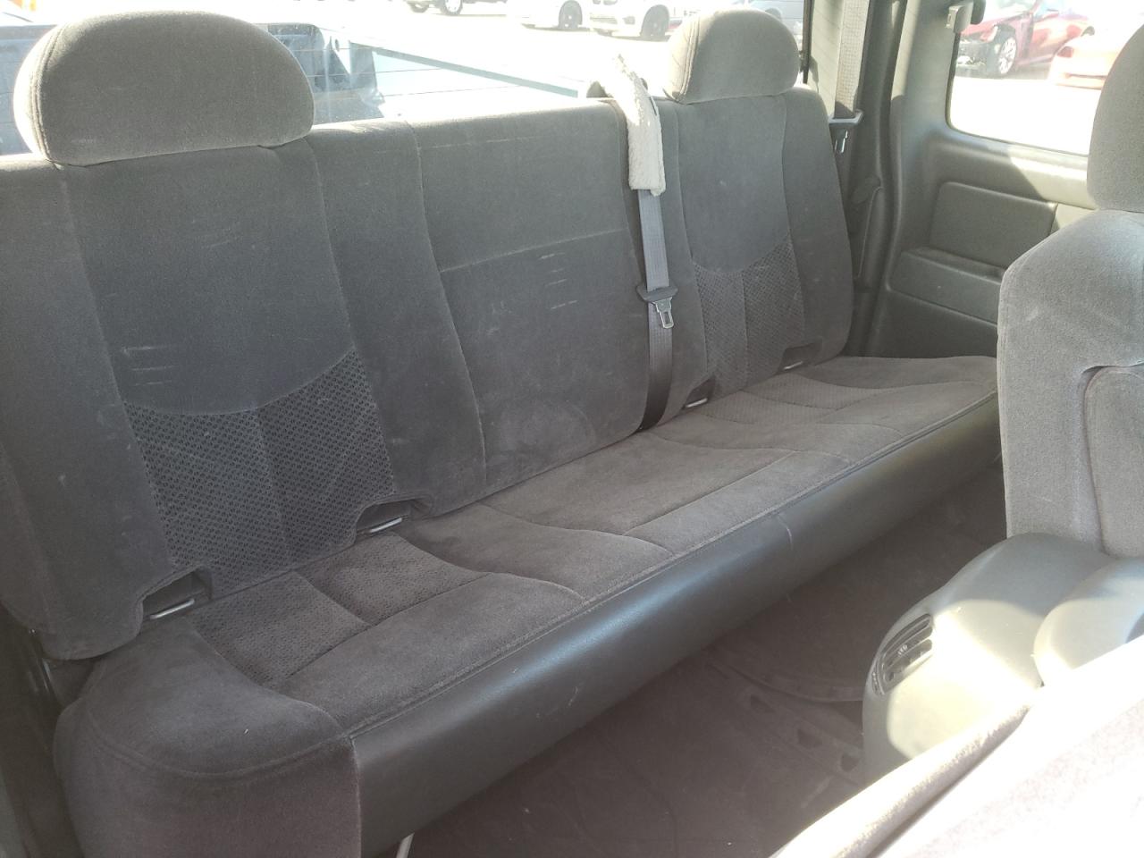 Photo 6 from auction – 2006 CHEVROLET SILVERADO with VIN 1GCEC19Z36Z249840