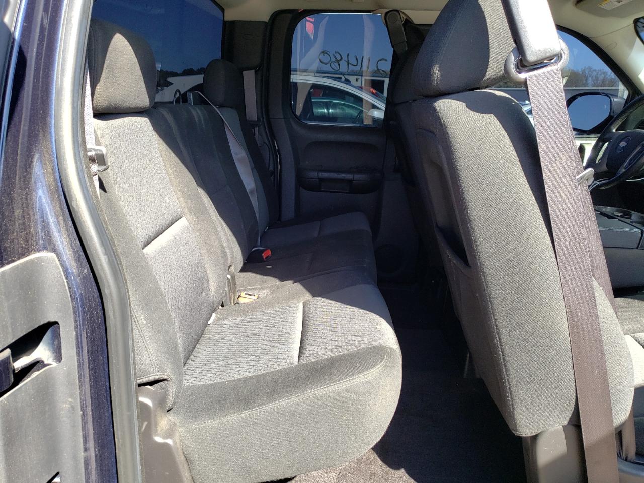 Photo 6 from auction – 2011 CHEVROLET SILVERADO with VIN 1GCRCSE01BZ377812