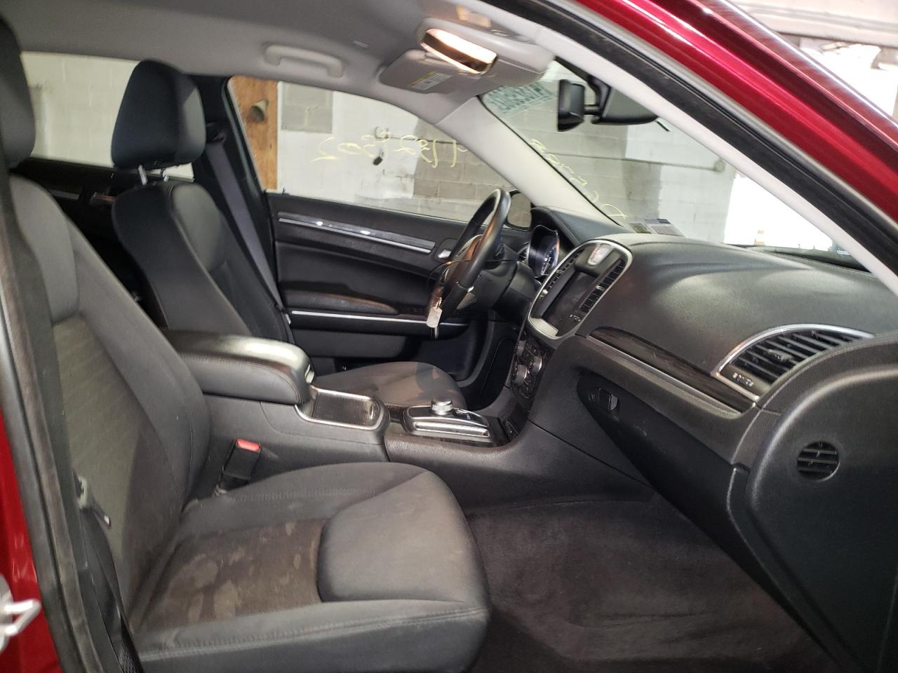 Photo 5 from auction – 2018 CHRYSLER 300 TOURIN with VIN 2C3CCARG1JH338714
