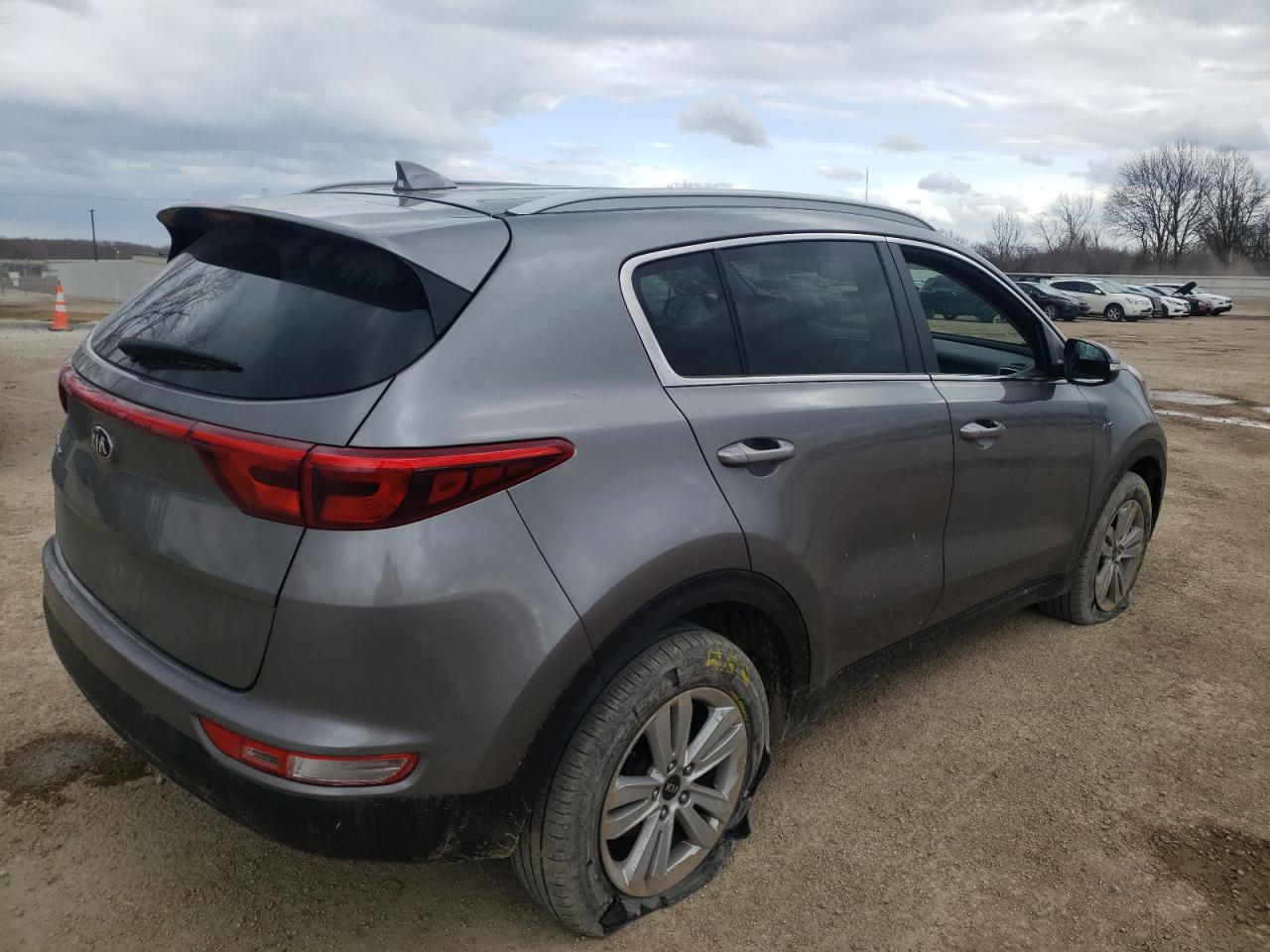 Photo 4 from auction – 2018 KIA SPORTAGE L with VIN KNDPMCAC3J7326400