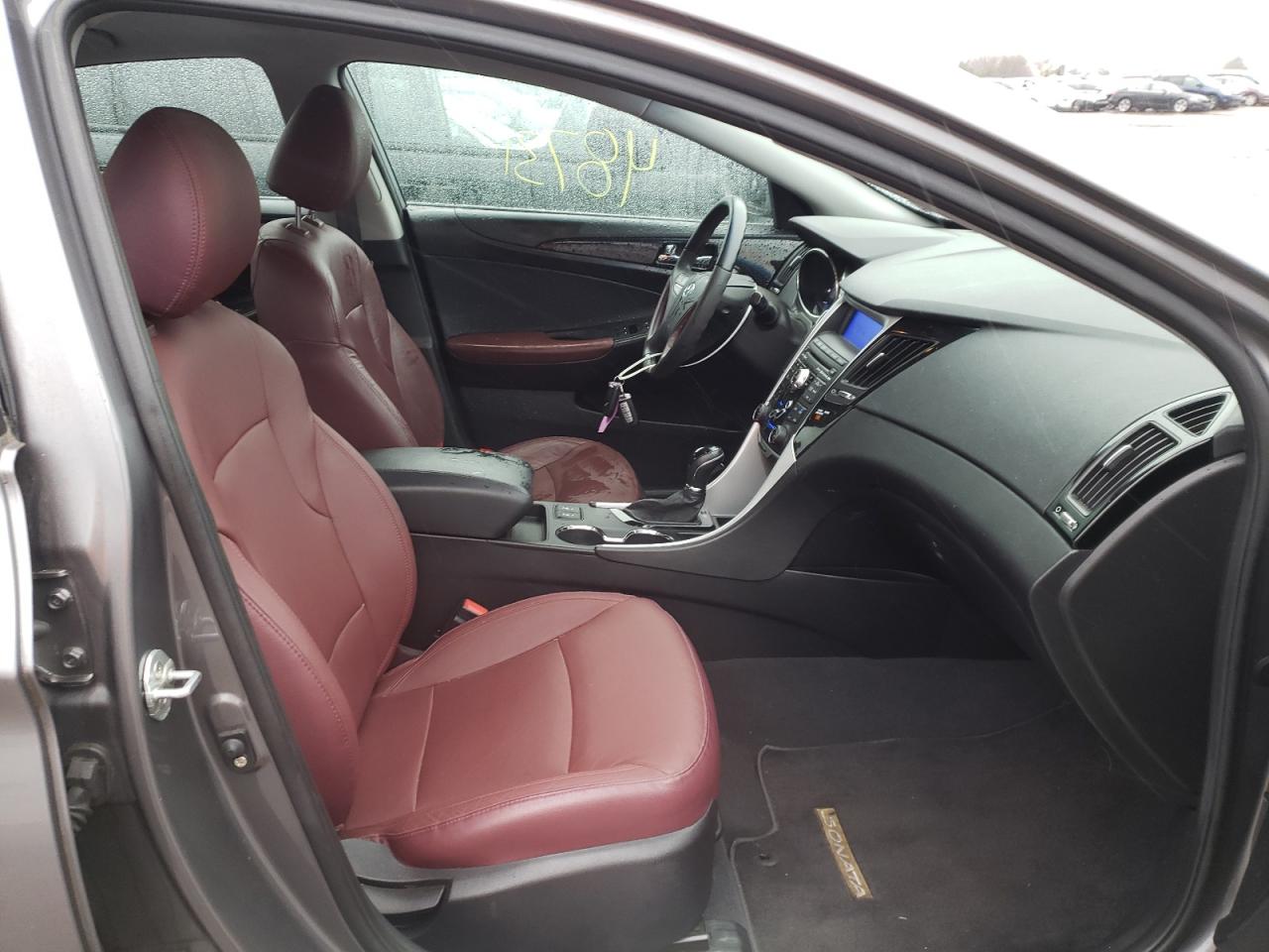 Photo 5 from auction – 2011 HYUNDAI SONATA SE with VIN 5NPEC4AC4BH274773