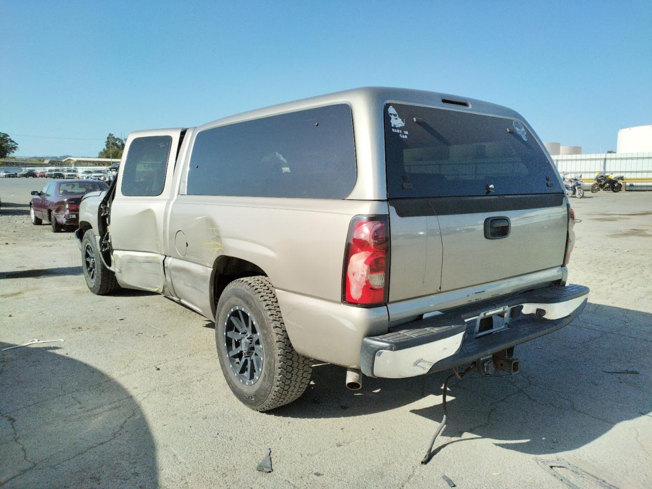 Photo 3 from auction – 2004 CHEVROLET SILVERADO with VIN 1GCEC19T14Z198542