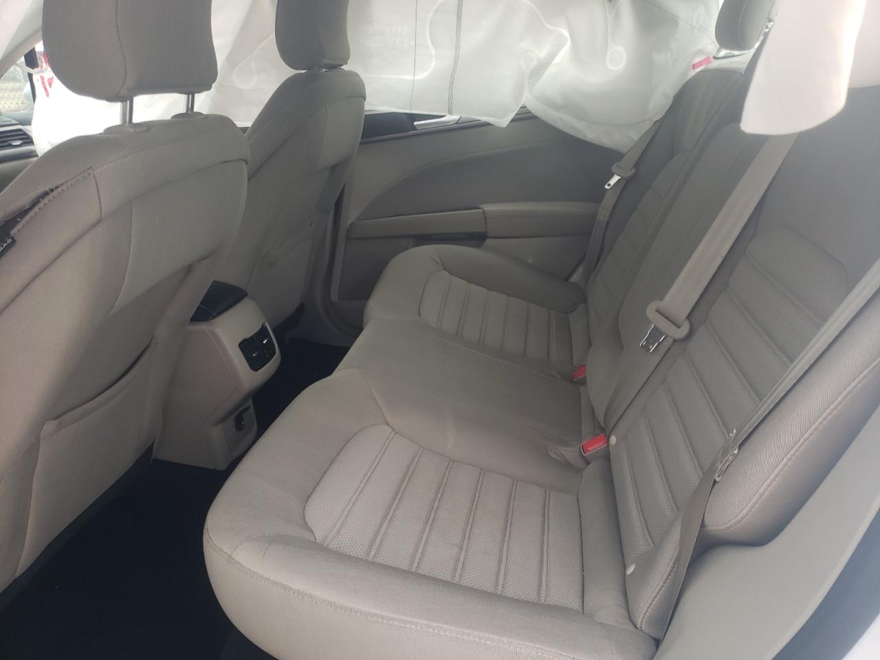 Photo 6 from auction – 2019 FORD FUSION SE with VIN 3FA6P0LU2KR241362
