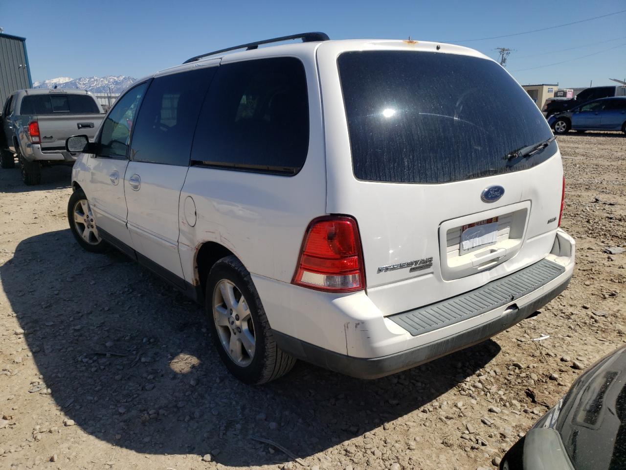 Photo 3 from auction – 2004 FORD FREESTAR S with VIN 2FMDA57624BA91410