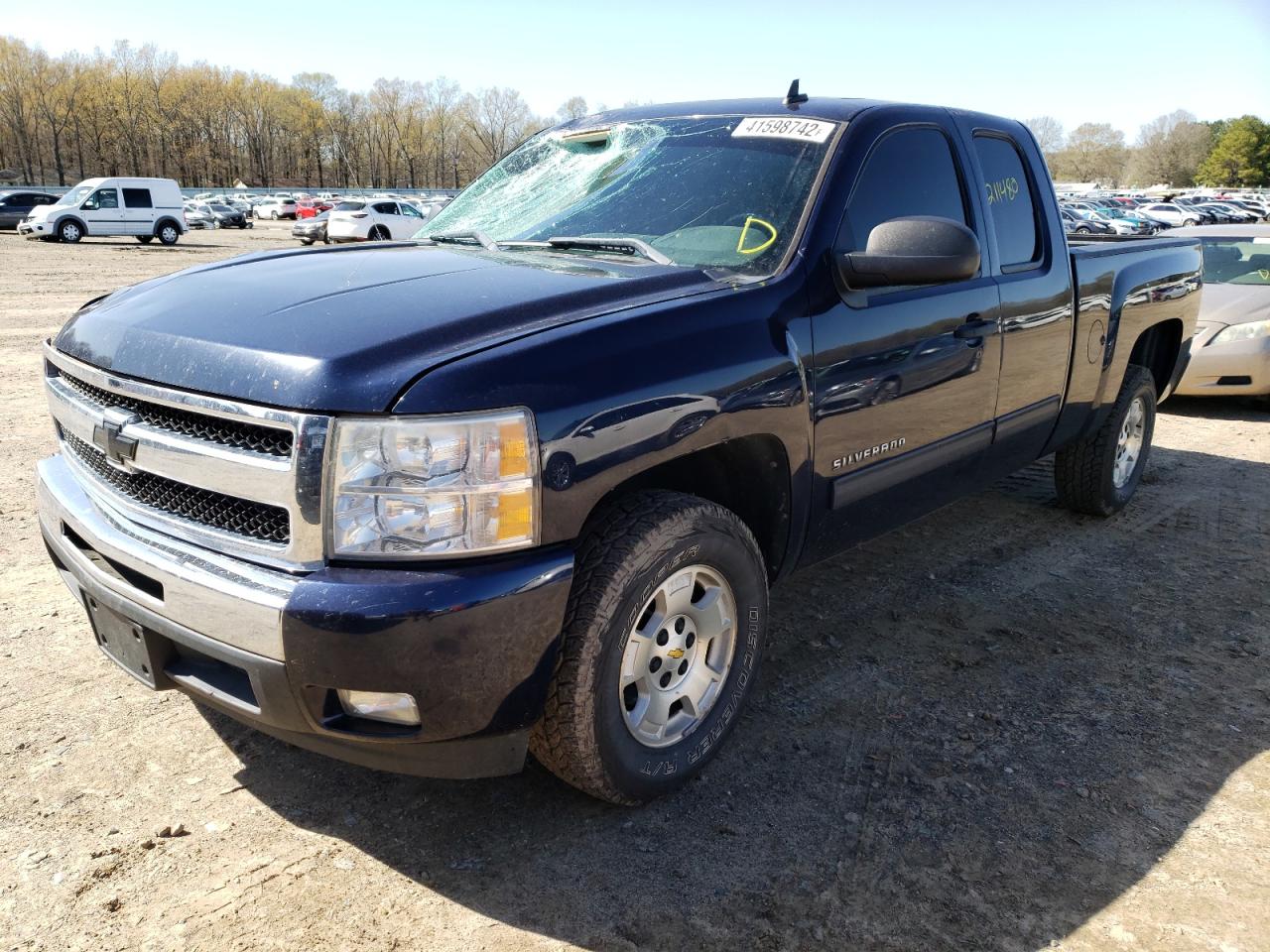 Photo 2 from auction – 2011 CHEVROLET SILVERADO with VIN 1GCRCSE01BZ377812