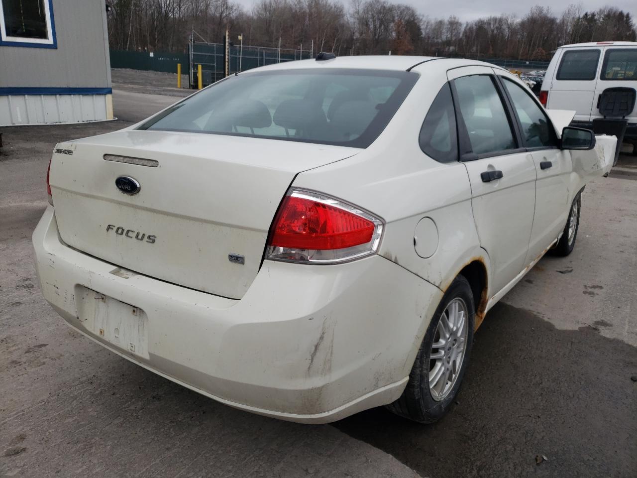 Photo 4 from auction – 2011 FORD FOCUS SE with VIN 1FAHP3FN2BW198430