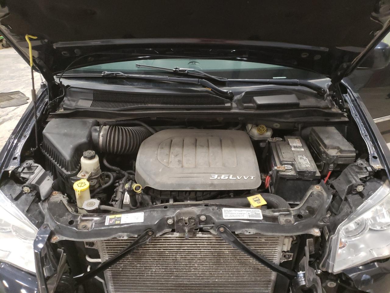 Photo 7 from auction – 2014 CHRYSLER TOWN & COU with VIN 2C4RC1BG4ER440590