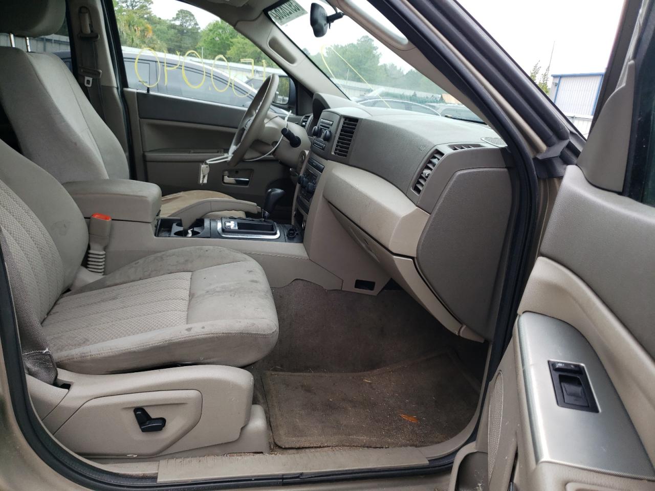 Photo 5 from auction – 2005 JEEP GRAND CHER with VIN 1J4HR48N65C542252