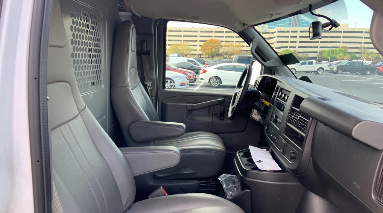 Photo 5 from auction – 2019 CHEVROLET EXPRESS G2 with VIN 1GCWGAFP1K1161583