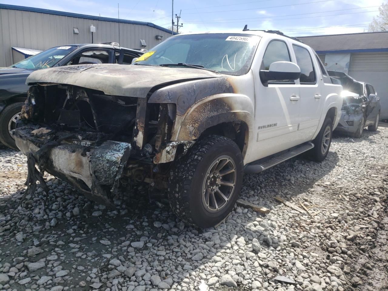Photo 2 from auction – 2011 CHEVROLET AVALANCHE with VIN 3GNTKFE38BG117635