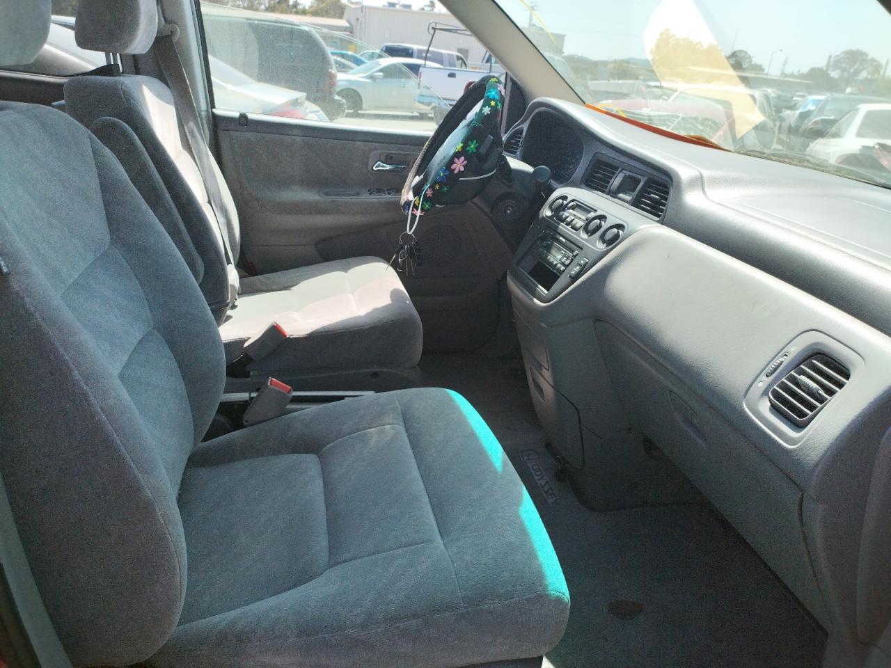 Photo 5 from auction – 2002 HONDA ODYSSEY EX with VIN 2HKRL18662H552945
