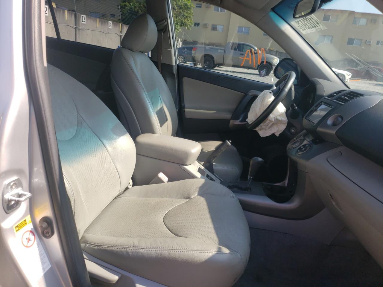 Photo 5 from auction – 2007 TOYOTA RAV4 LIMIT with VIN JTMBK31V475020537