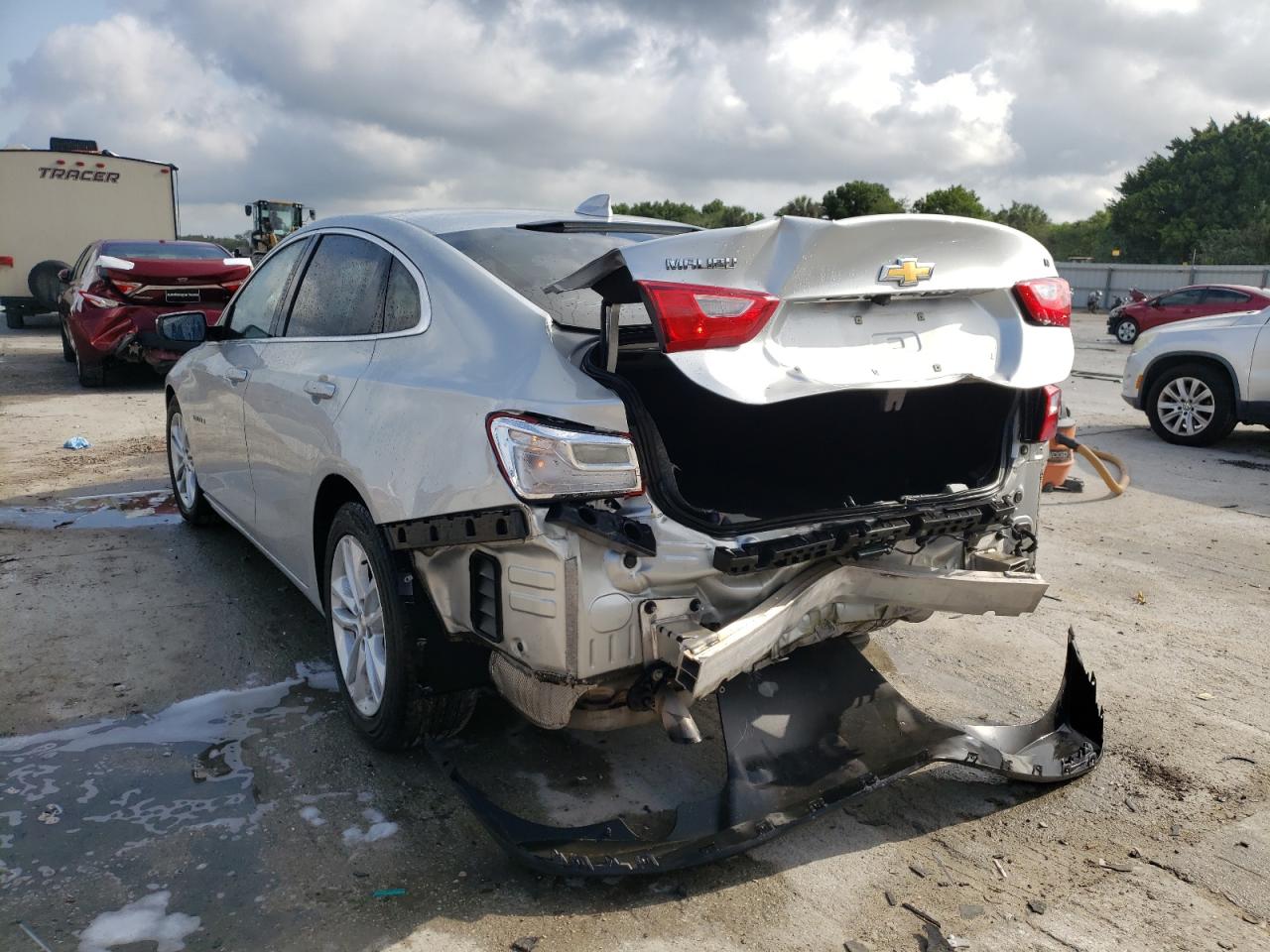 Photo 3 from auction – 2017 CHEVROLET MALIBU LT with VIN 1G1ZE5ST0HF132772
