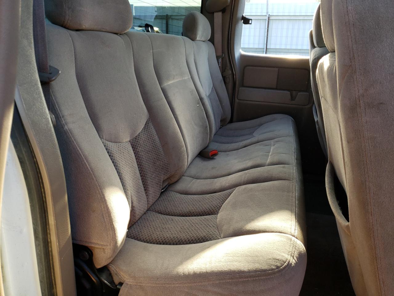 Photo 6 from auction – 2005 CHEVROLET SILVERADO with VIN 2GCEC19T851327466