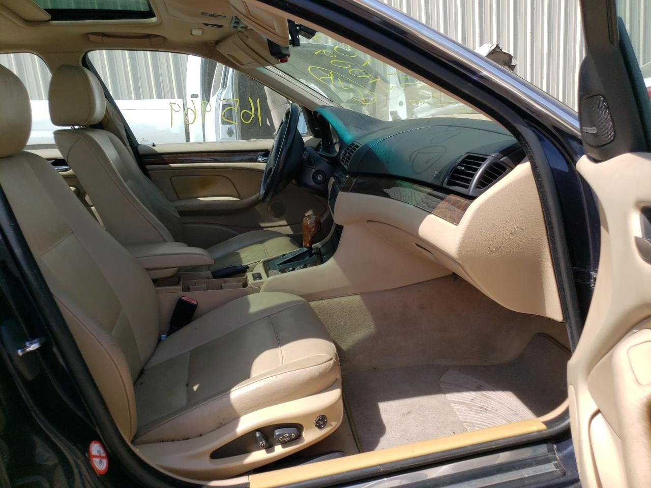 Photo 5 from auction – 2001 BMW 330 I with VIN WBAAV53481FJ71009