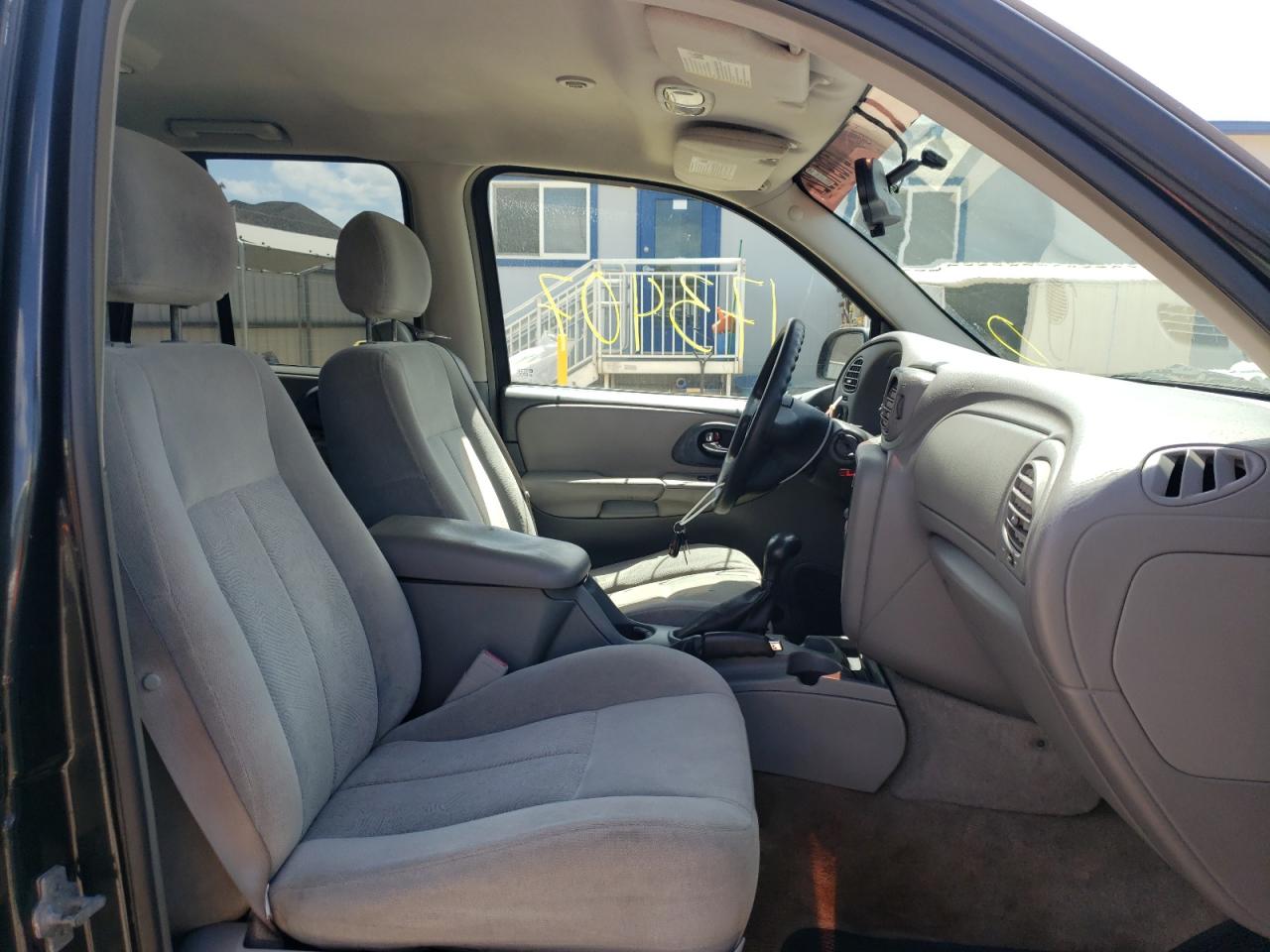 Photo 5 from auction – 2005 CHEVROLET TRAILBLAZE with VIN 1GNDS13S552126811