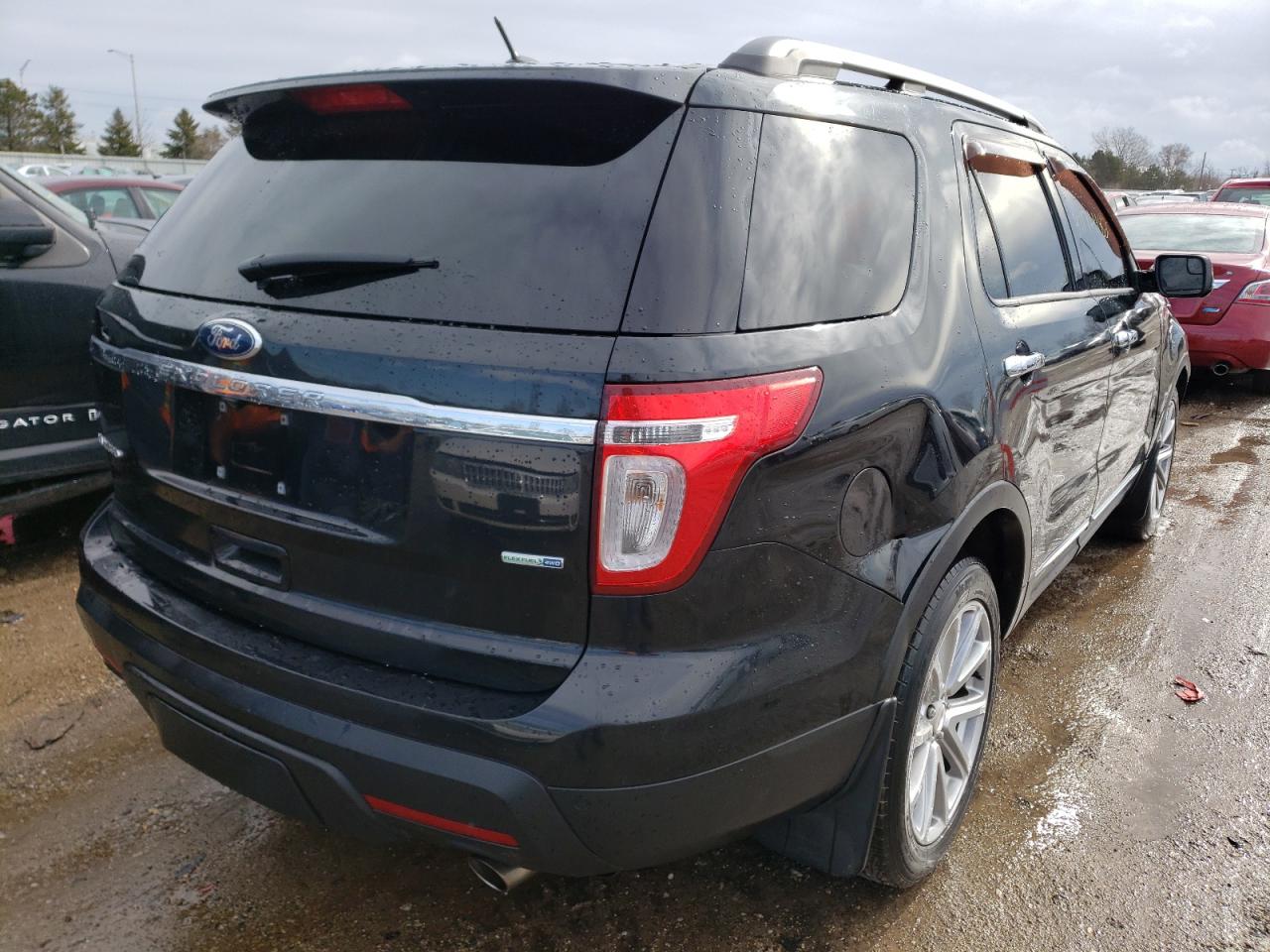Photo 4 from auction – 2013 FORD EXPLORER L with VIN 1FM5K8F82DGA27589