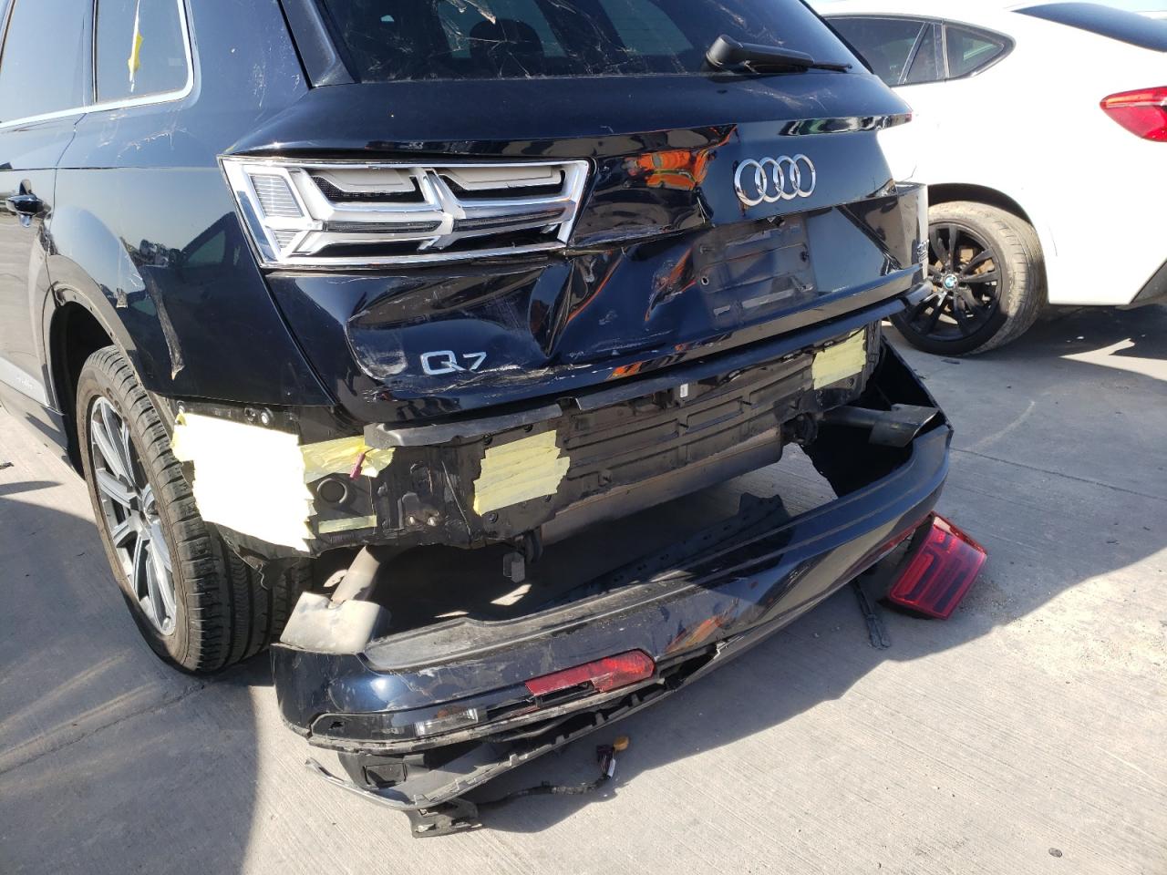 Photo 9 from auction – 2017 AUDI Q7 PREMIUM with VIN WA1LAAF79HD013946