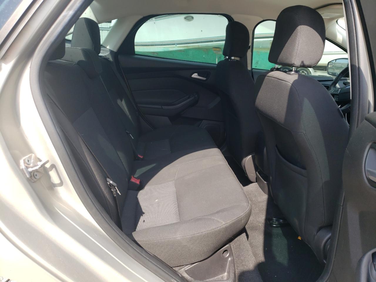 Photo 6 from auction – 2015 FORD FOCUS SE with VIN 1FADP3F25FL292295