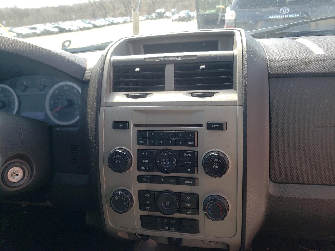 Photo 9 from auction – 2011 FORD ESCAPE XLT with VIN 1FMCU0D70BKB79801