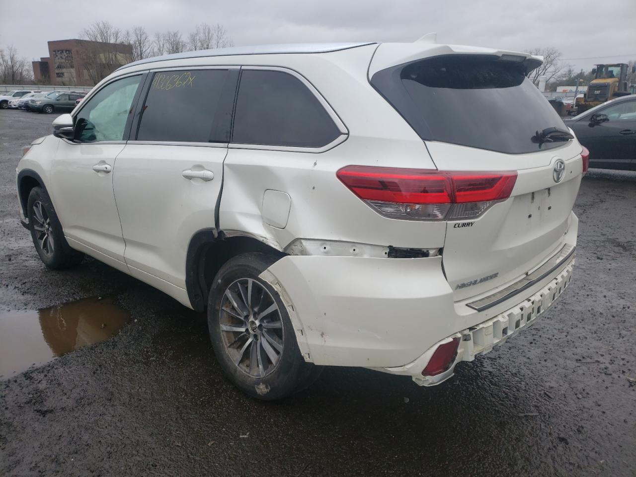 Photo 3 from auction – 2018 TOYOTA HIGHLANDER with VIN 5TDJZRFH8JS525396