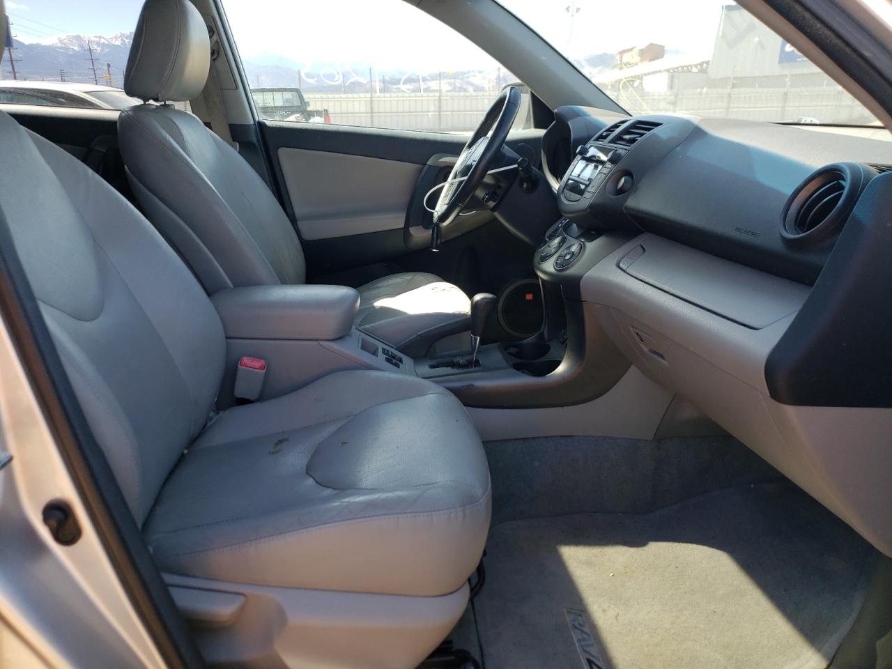 Photo 5 from auction – 2009 TOYOTA RAV4 LIMIT with VIN 2T3BF31V69W012150