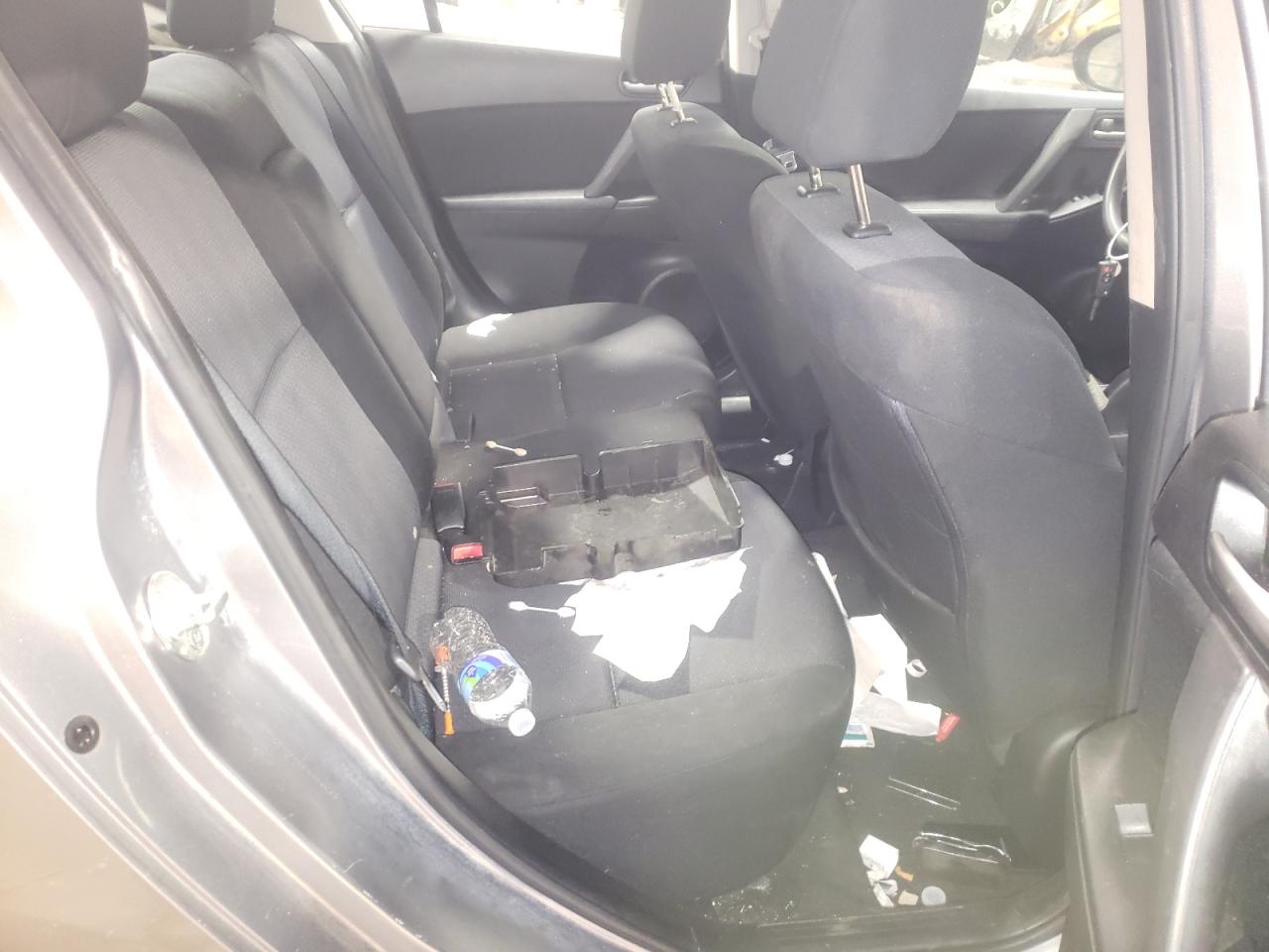 Photo 6 from auction – 2010 MAZDA 3 I with VIN JM1BL1SG6A1146706