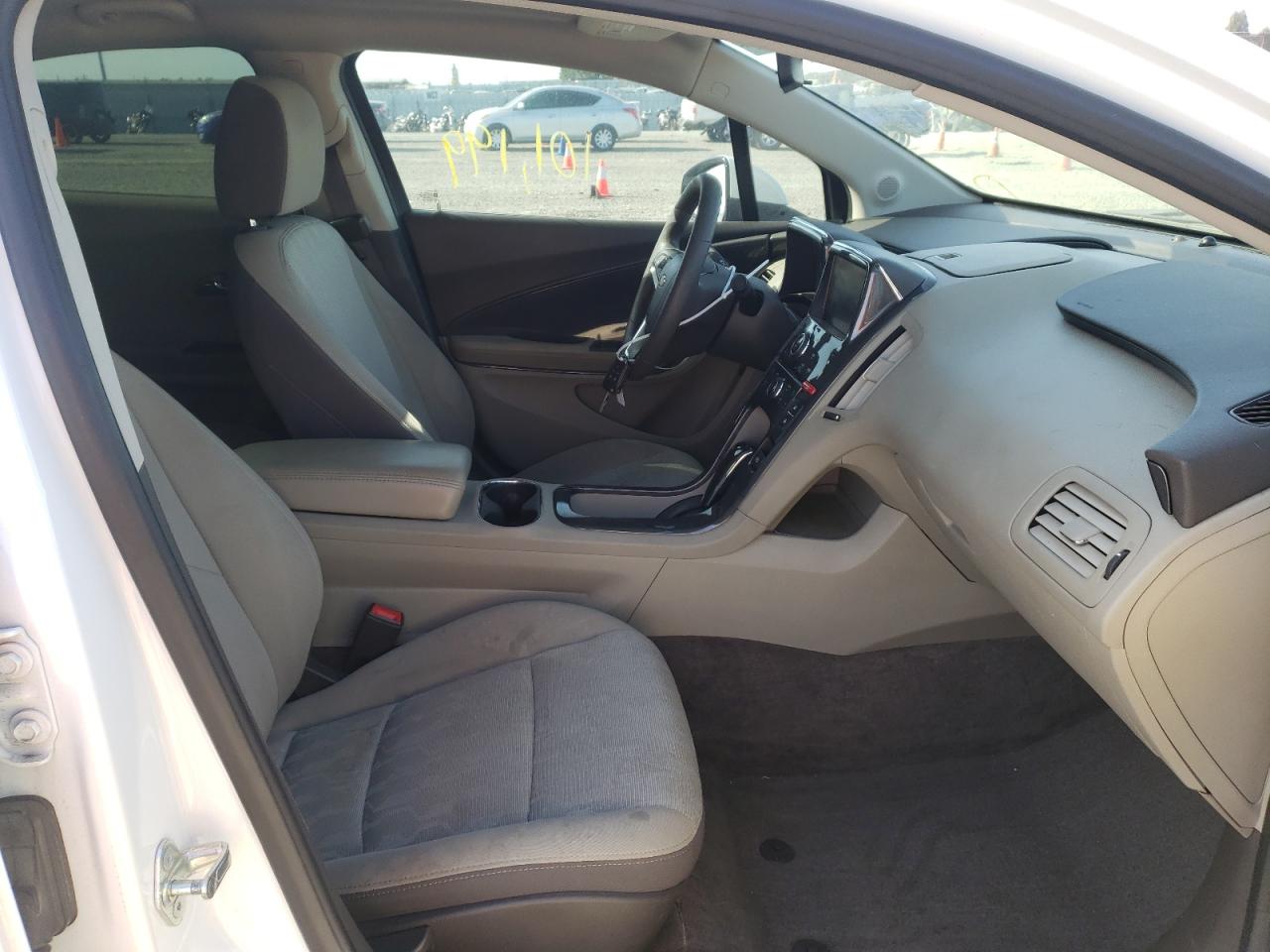 Photo 5 from auction – 2013 CHEVROLET VOLT with VIN 1G1RE6E43DU141739