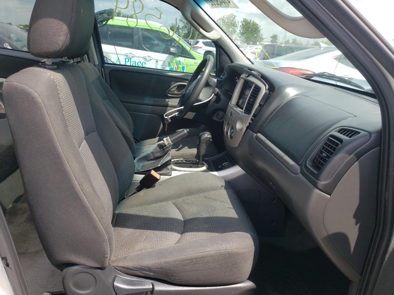 Photo 5 from auction – 2005 MAZDA TRIBUTE with VIN 4F2YZ04155KM33255