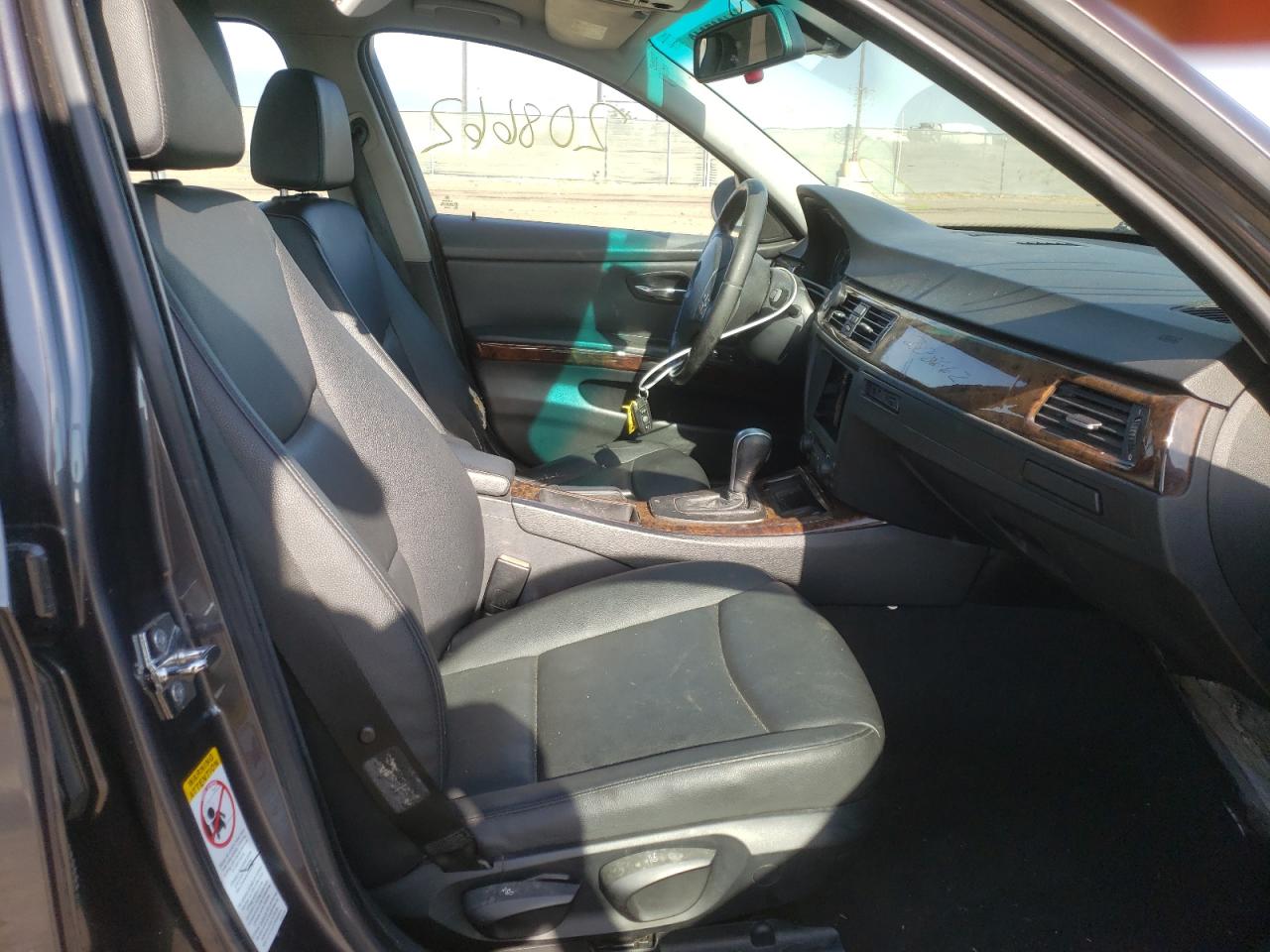 Photo 5 from auction – 2006 BMW 325 I with VIN WBAVB13506KX38968