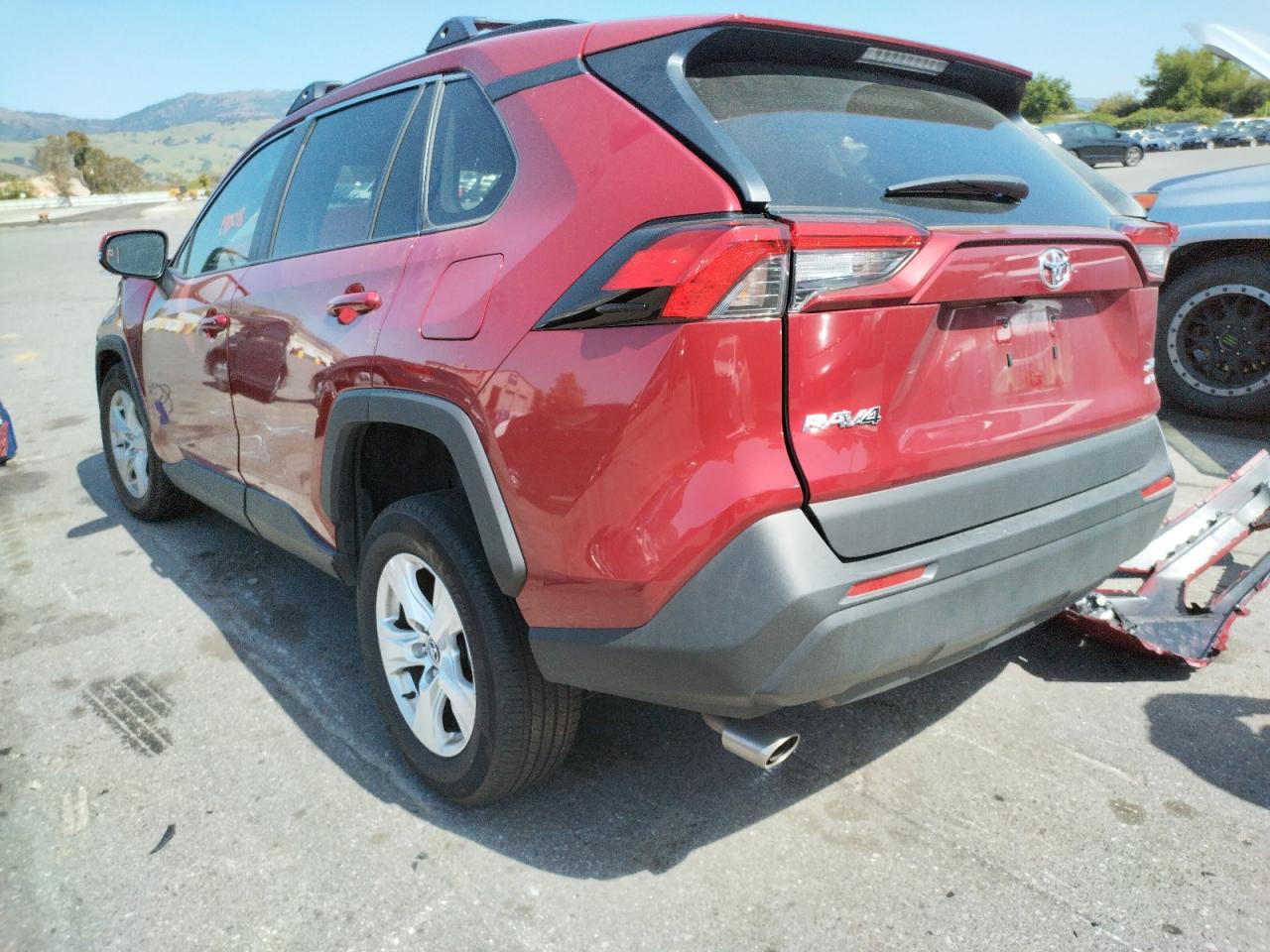 Photo 3 from auction – 2021 TOYOTA RAV4 XLE with VIN 2T3P1RFV4MC149775