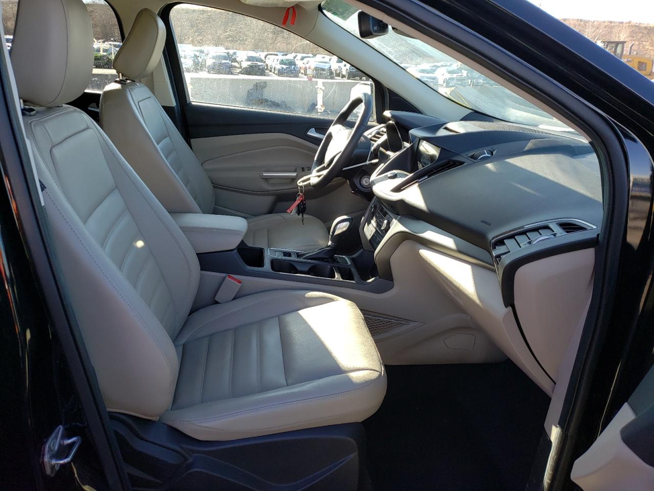 Photo 5 from auction – 2018 FORD ESCAPE SEL with VIN 1FMCU9HDXJUB83863