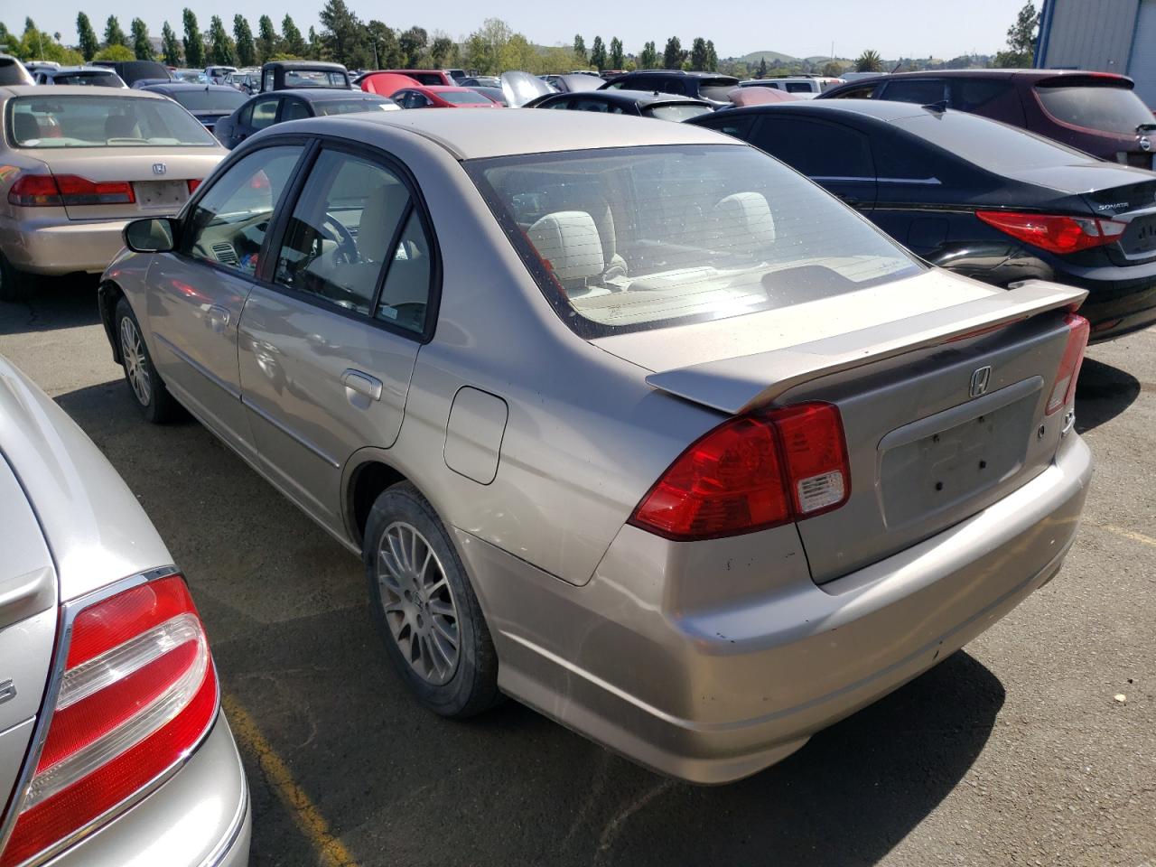 Photo 3 from auction – 2005 HONDA CIVIC LX with VIN 2HGES15575H563206