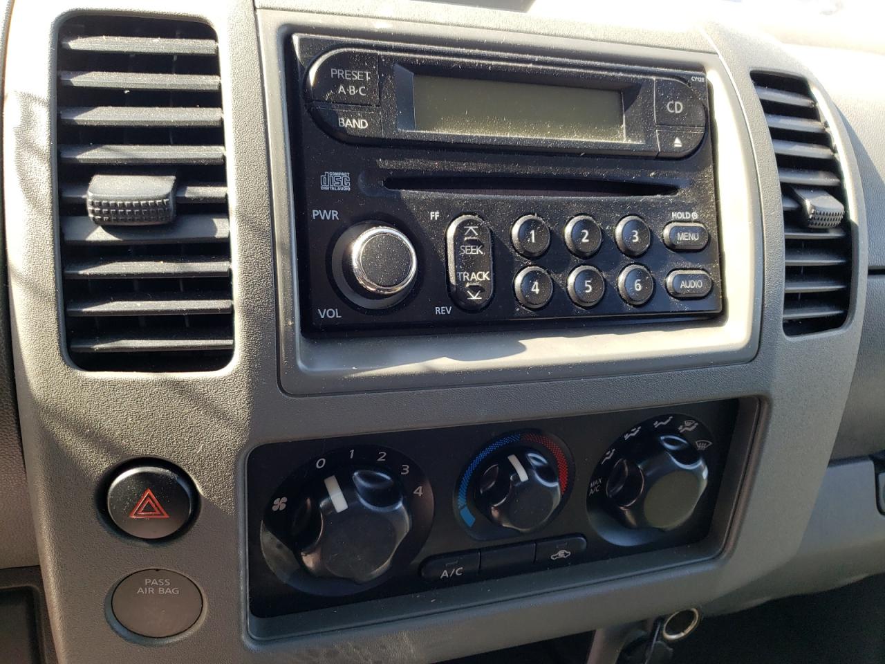 Photo 9 from auction – 2007 NISSAN FRONTIER K with VIN 1N6BD06T97C421915